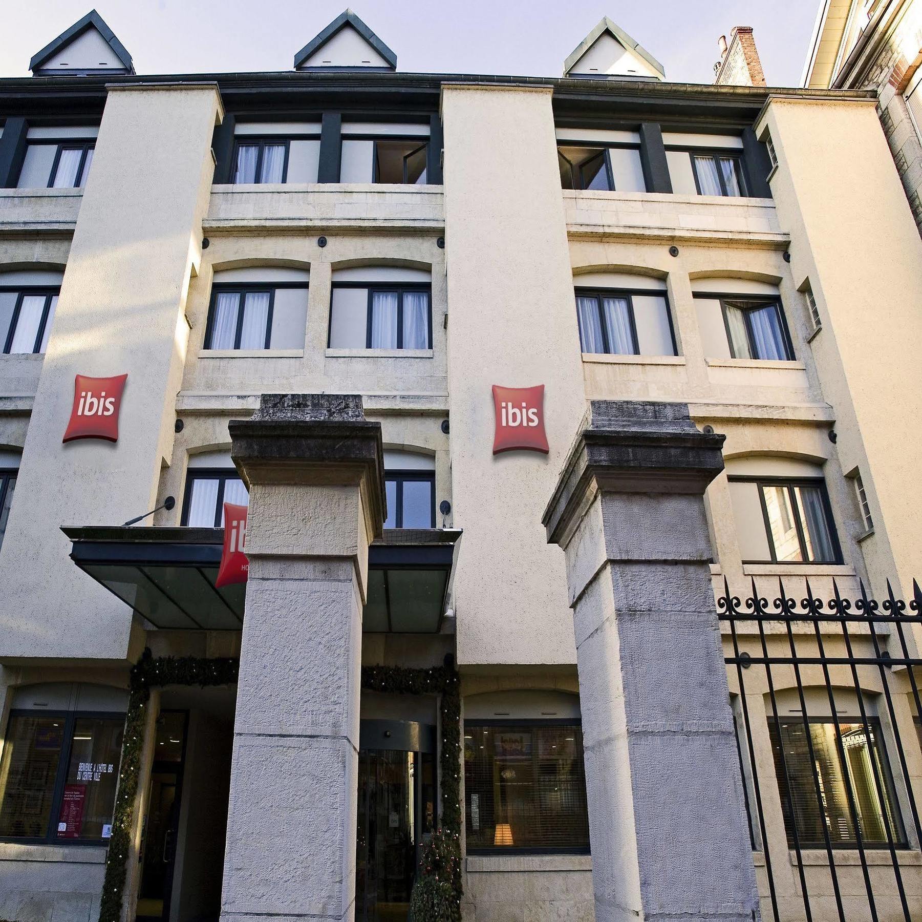 Ibis Centre Hotel 3*